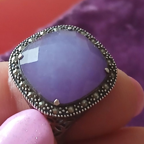 Ring with rare purple qade and marcasite in 925 silver, size 17.5mm, Spanish brand like new