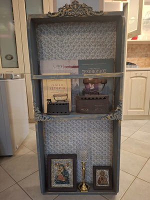 Handmade vintage shelf with chalk paint and woodcarving details