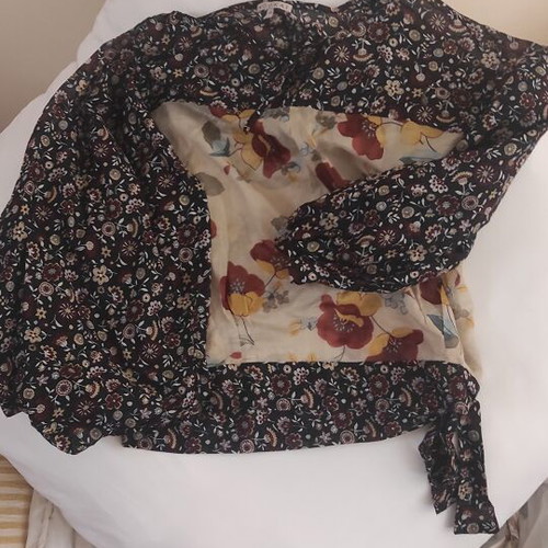 Kookai multicolor blouse relaxed fit with puff sleeve and bow, like new