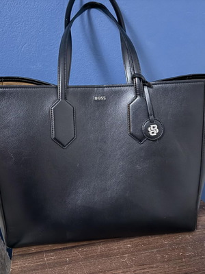 Boss shoulder bag used, black