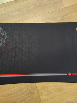 Mouse pad για ολόκληρο γραφείο σαν καινούργιο
