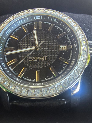 Esprit κρυστάλλινο ρολόι καινούργιο σε κουτί με μαύρο στεφάνι