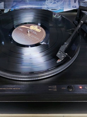 Sherwood PM-1270 turntable used with Ortofon