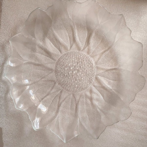 Serving platter flower shaped new