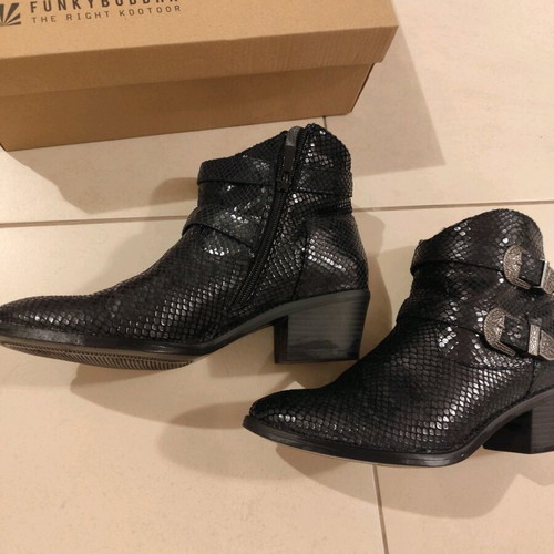 Funky Buddha Women's Ankle Boots like new, size 40, black