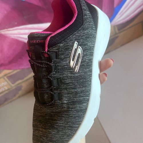 Skechers Dynamight women's athletic shoes with Memory Foam, size 37