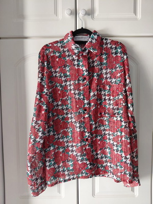 Vassia Kostara shirt like new, size Small, floral pattern