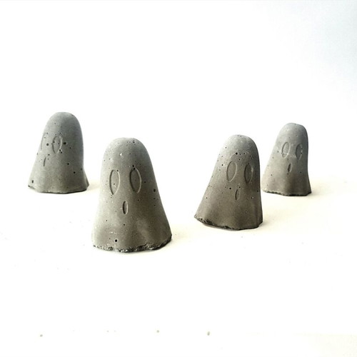 Set of 4 handmade cement ghost decorations