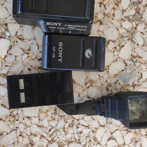 Sony Vintage Video Light with Charger AC-V25 and 2x NP-55 Batteries used
