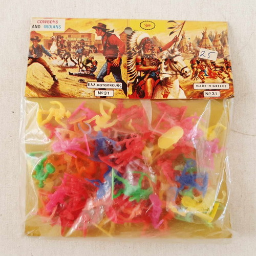 Solpa Small Plastic Cowboys and Indians Figures new
