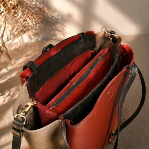 Tote shoulder bag made of genuine leather and suede like new, multicolor