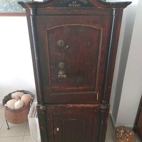 Safe used, functional Greek made