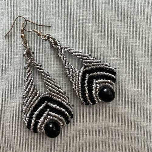 Handmade macrame earrings new, black and silver