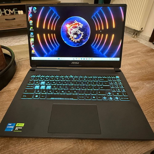 MSI Cyborg 15 A13UDX laptop like new, Intel Core i5, RTX 3050, 16GB RAM