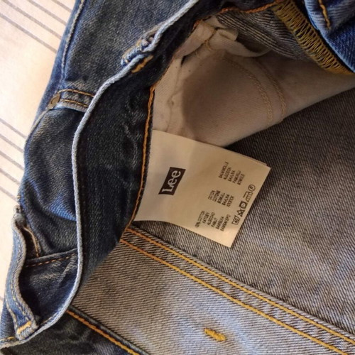 Lee men's jeans like new, lightly worn