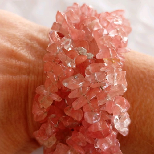 Handmade bracelet new with coral stones, length 19 cm