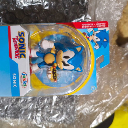 Sonic figure new, sealed card