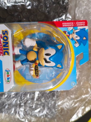 Sonic figure new, sealed card