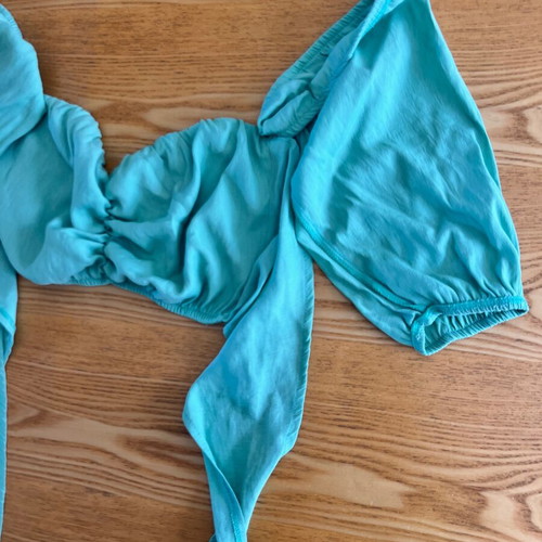 Bubblegun top size L like new, green