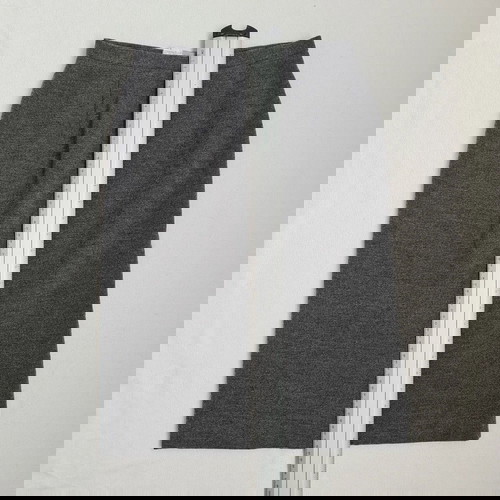 Max Mara women's wool skirt size 38 M like new, gray