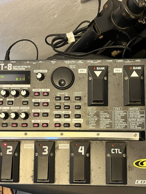 Boss GT-8 multi-effects pedal like new with bag and original power supply