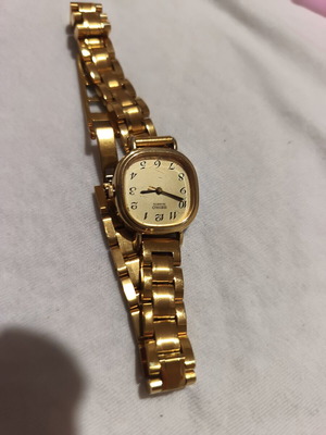 Seiko women's gold wristwatch new