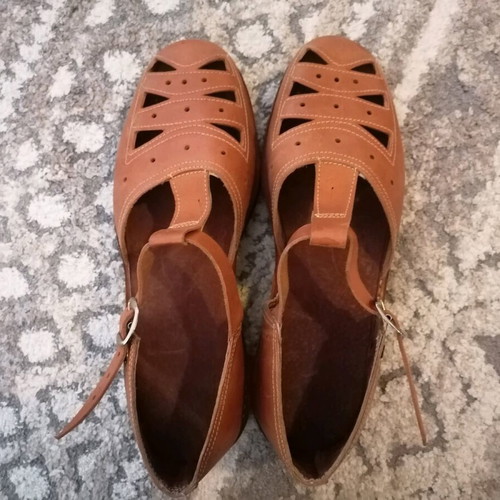 Men's leather sandals with anti-slip sole size 43 new, unworn