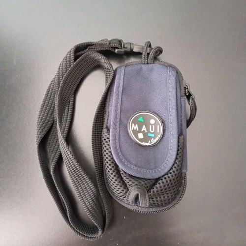 Maui And Sons branded case like new, dark blue and black
