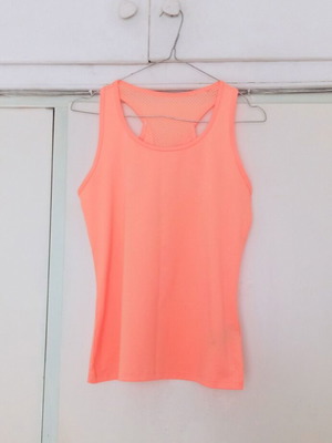 H&M sports top coral like new, size M