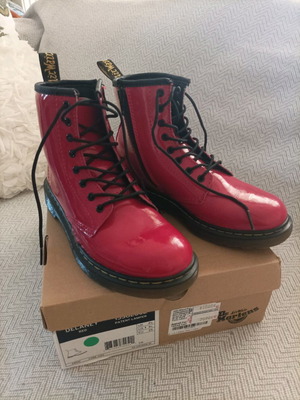 Dr Martens κόκκινο λουστρινι μποτάκι Νο35