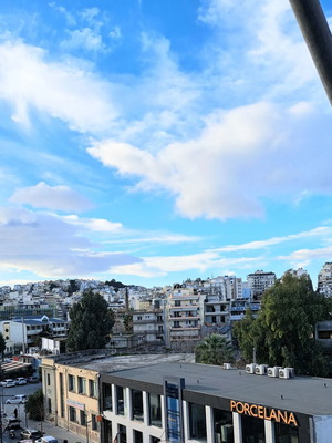 Διαμέρισμα 68 τ.μ. με 2 υπνοδωμάτια και θέα στα Καμίνια Πειραιά