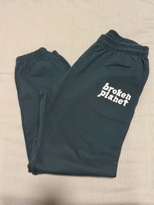 Broken Planet Sweatpant like new, forest green, size M