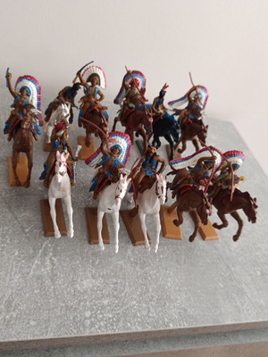 Indian horsemen figures set of 11 used