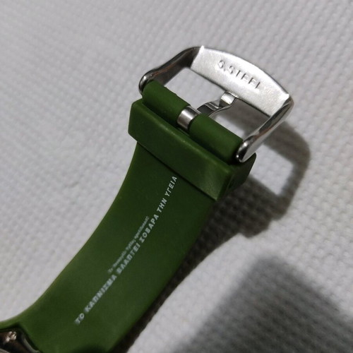 Luckies unisex wristwatch green like new
