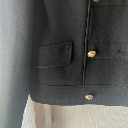 Zara jacket like new, elastic fabric, short, size S