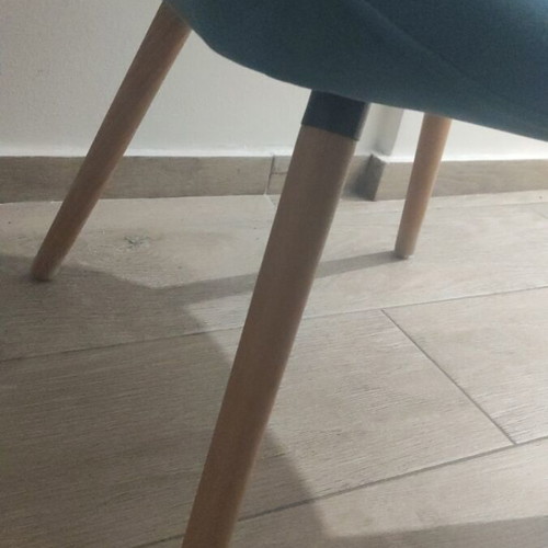 Armchair green with wooden supports like new