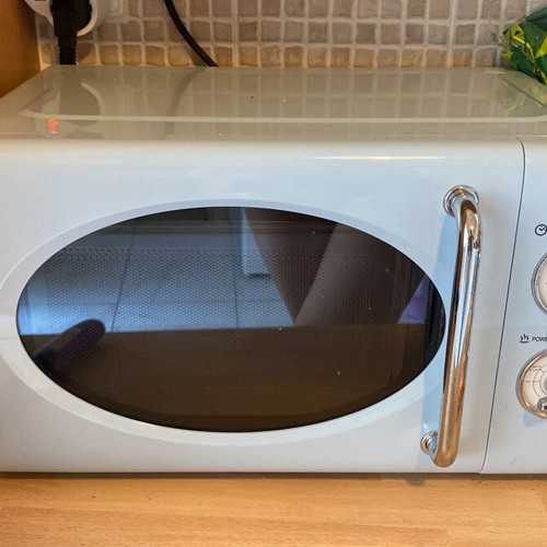 Morris Microwave like new, baby blue