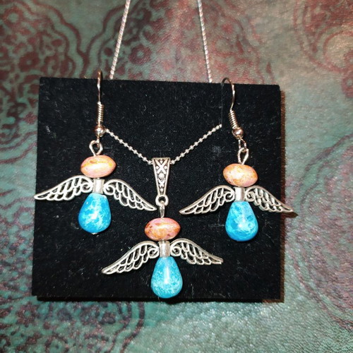 Angel jewelry set handmade like new with agate and glass beads