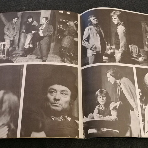 Theatrical program Kostas Karras used, Kokkina Triantafulla gia Mena