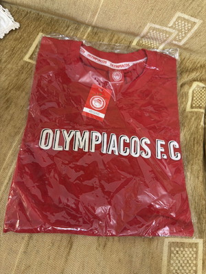 Μπλούζα Olympiacos FC καινούργια, αυθεντική, κόκκινη, μέγεθος M