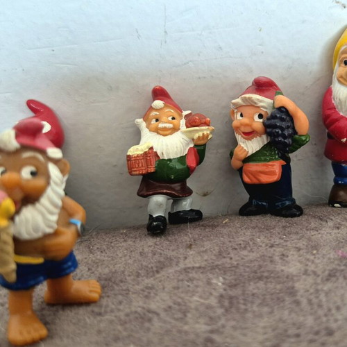 Kinder gnome figures used, 90s decade, ceramic set