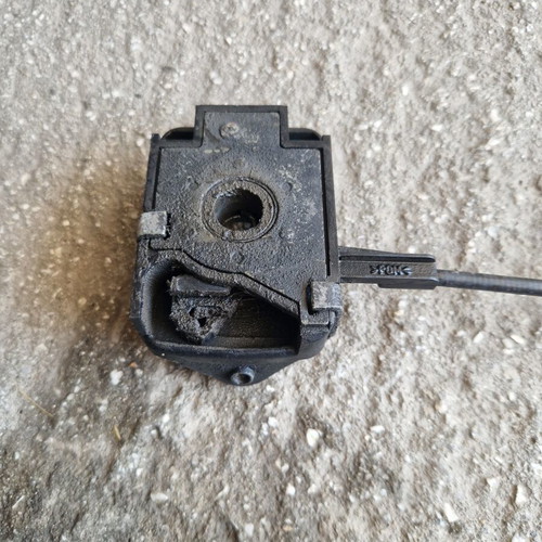 Bmw e36 hood lock L used
