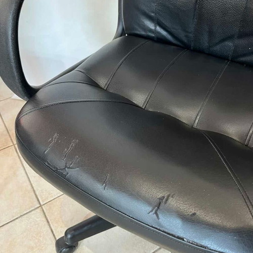 Black office chair with armrests, leatherette, 110x66x50 cm
