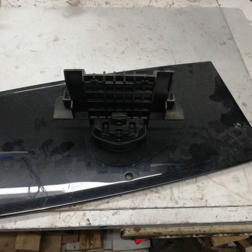 LG 42LD750 TV stand used
