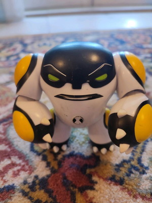Ben Ten figure like new