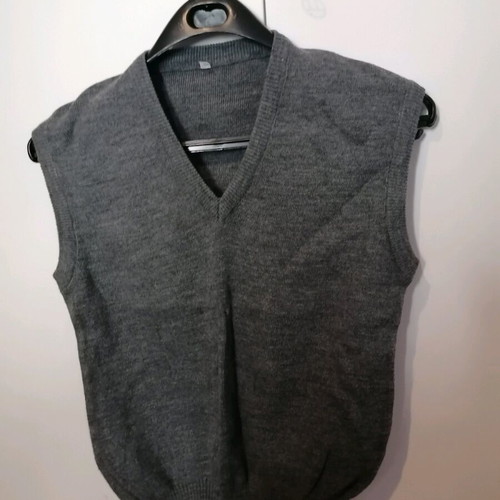 Knitted wool vest like new, gray, size 8-10 years