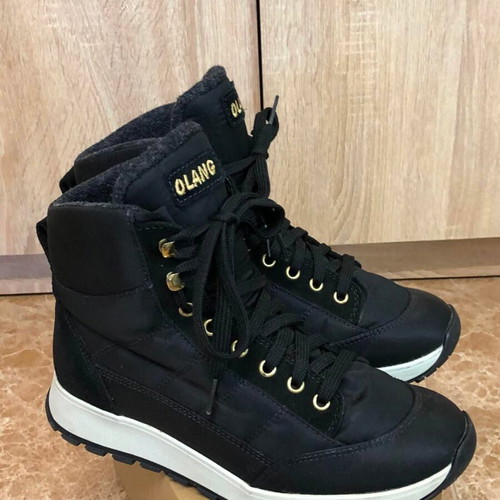 Olang women's snow boots like new, size 38, black and white