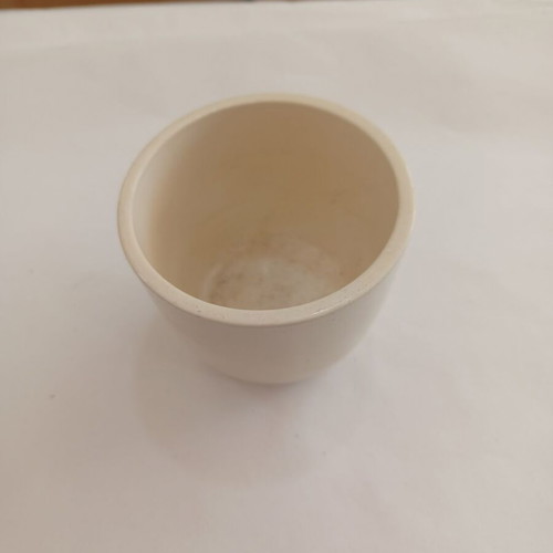 Small ceramic flowerpot used, diameter 7.3 cm, height 6 cm