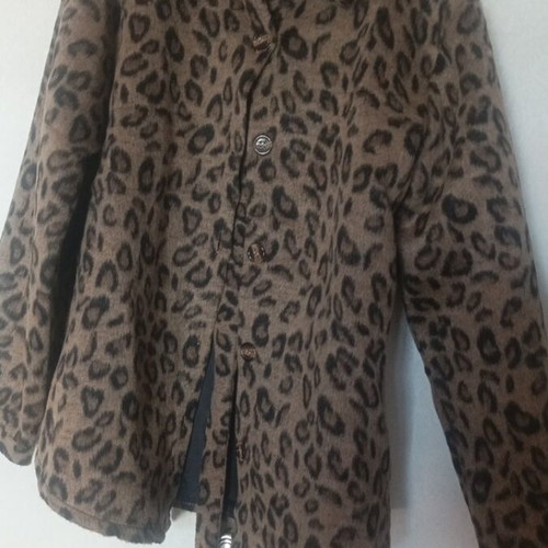 Shirt-style leopard print jacket new with belt, size XS