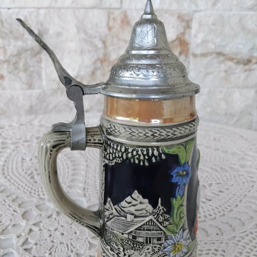 Gerz Vintage German Collectible Beer Stein with Lid 6 3/4 Inches